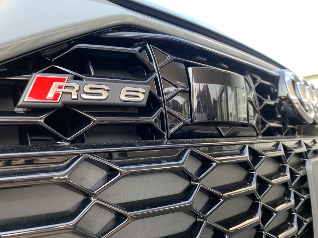 待望のaudi Rs6 Avantが届きました Audi名古屋西ニュース 待望のaudi Rs6 Avantが届きました Audi名古屋西ニュース